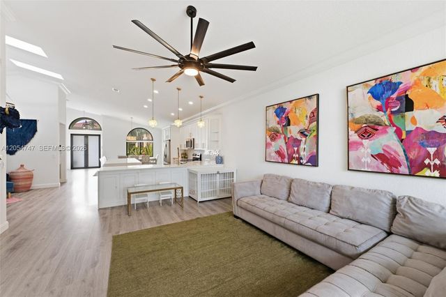 15645 SW 16th Ct, Pembroke Pines, FL 33027