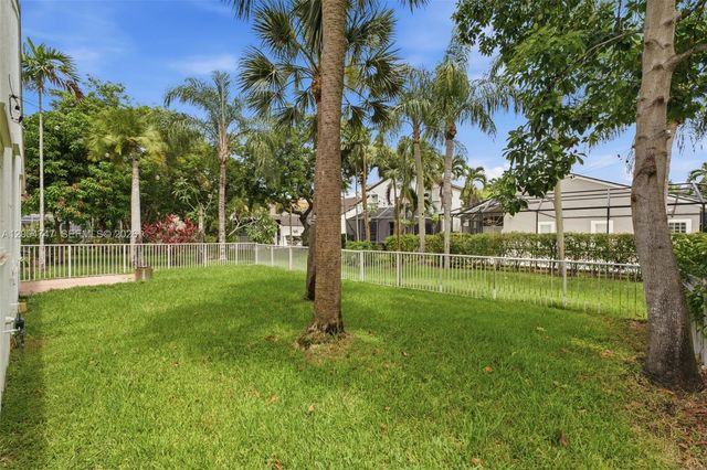 15645 SW 16th Ct, Pembroke Pines, FL 33027