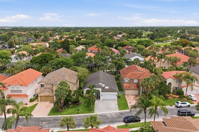 15645 SW 16th Ct, Pembroke Pines, FL 33027