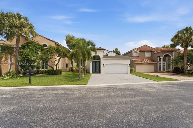 15645 SW 16th Ct, Pembroke Pines, FL 33027