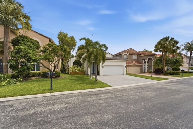 15645 SW 16th Ct, Pembroke Pines, FL 33027