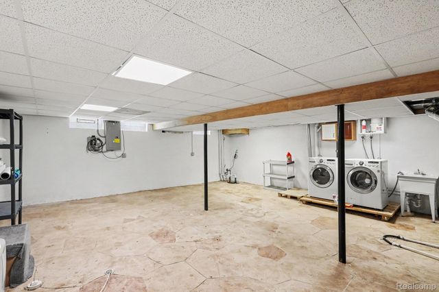 1809 Poppleton Drive, West Bloomfield Charter Township, MI 48324