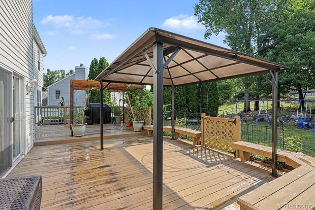 1809 Poppleton Drive, West Bloomfield Charter Township, MI 48324