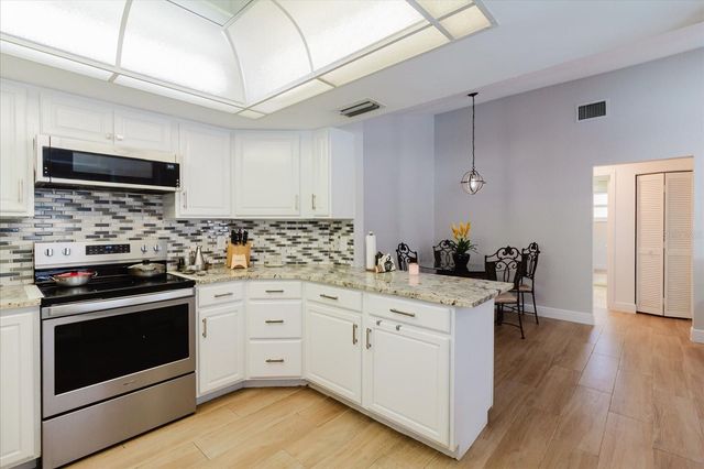 8112 GOLDEN BEAR LOOP, Port Richey, FL 34668