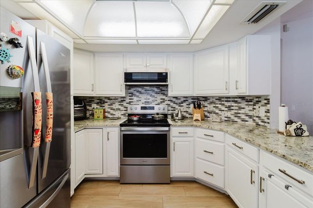 8112 GOLDEN BEAR LOOP, Port Richey, FL 34668