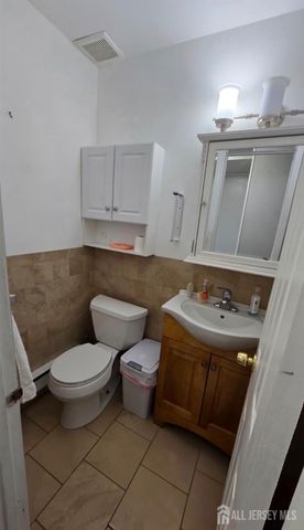 7 Stradford Road, Sayreville, NJ 08859