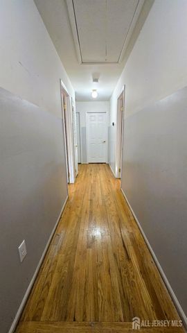 7 Stradford Road, Sayreville, NJ 08859