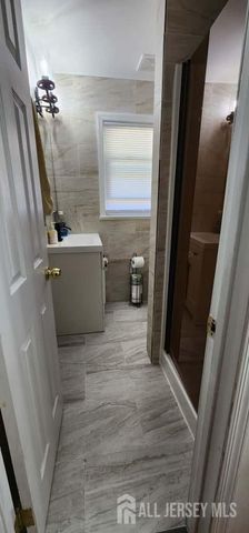 7 Stradford Road, Sayreville, NJ 08859