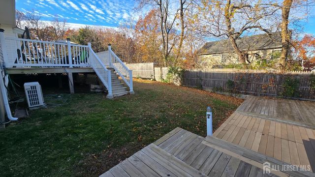 7 Stradford Road, Sayreville, NJ 08859