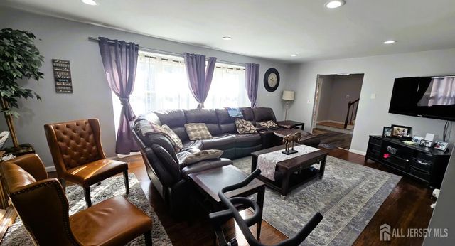 7 Stradford Road, Sayreville, NJ 08859