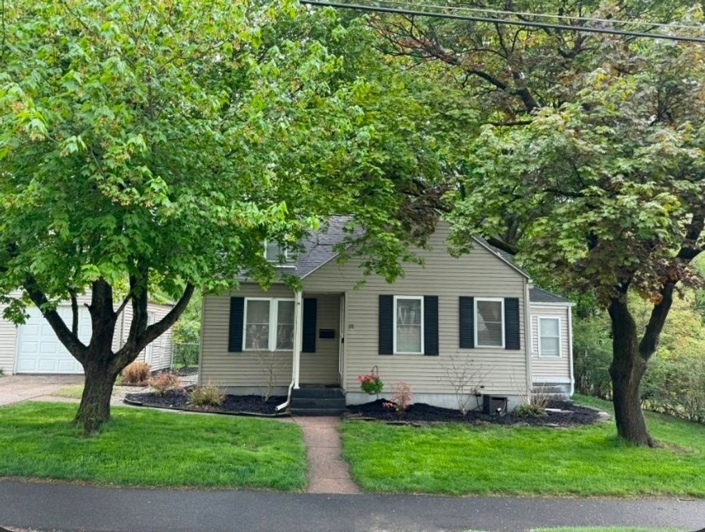 31 Lexington, South Hadley, MA 01075