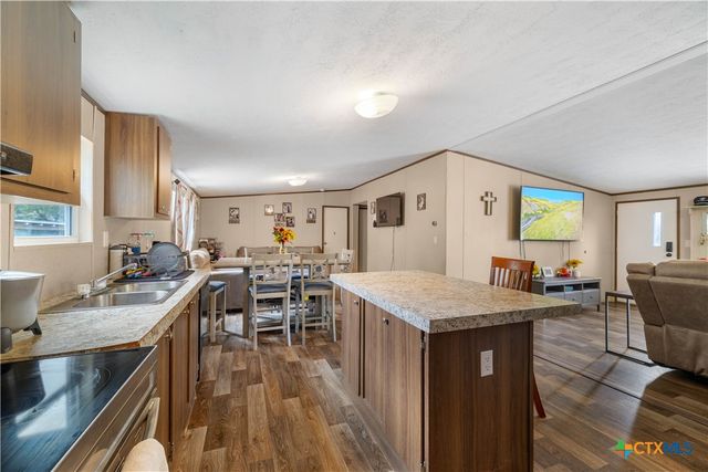 111 Charles St., Cuero, TX 77954