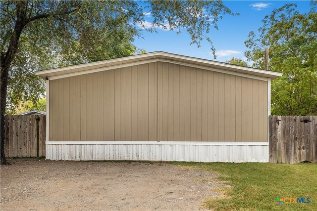 111 Charles St., Cuero, TX 77954