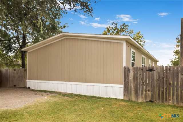 111 Charles St., Cuero, TX 77954