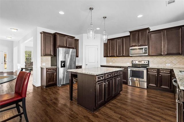 330 St Annes Place, Covington, GA 30016