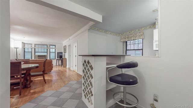 109-14 Ascan Avenue 1D, Forest Hills, NY 11375