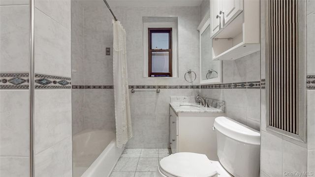 109-14 Ascan Avenue 1D, Forest Hills, NY 11375