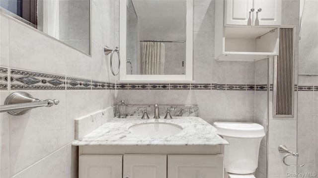 109-14 Ascan Avenue 1D, Forest Hills, NY 11375