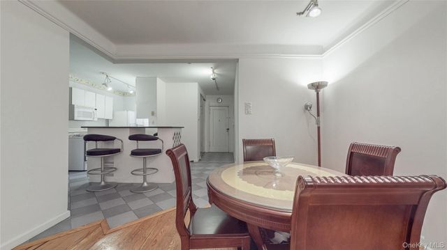 109-14 Ascan Avenue 1D, Forest Hills, NY 11375