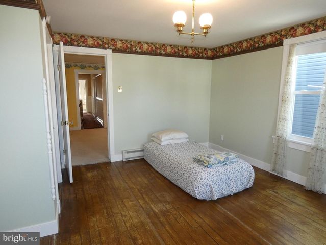 208 E HIGH ST, Elizabethtown, PA 17022
