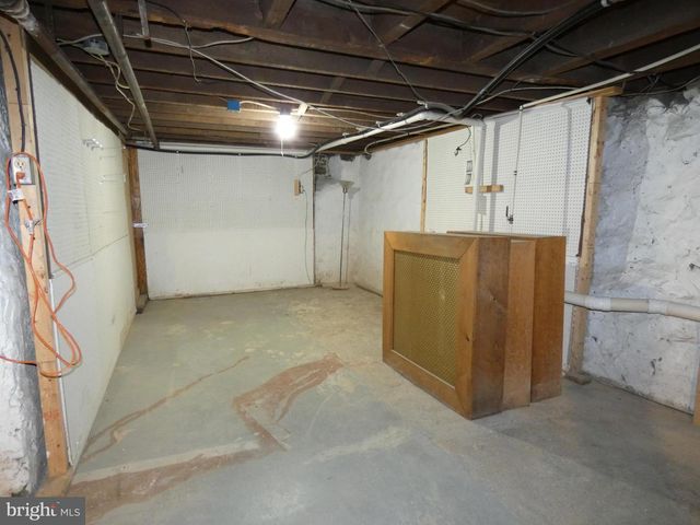 208 E HIGH ST, Elizabethtown, PA 17022