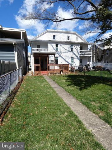 208 E HIGH ST, Elizabethtown, PA 17022