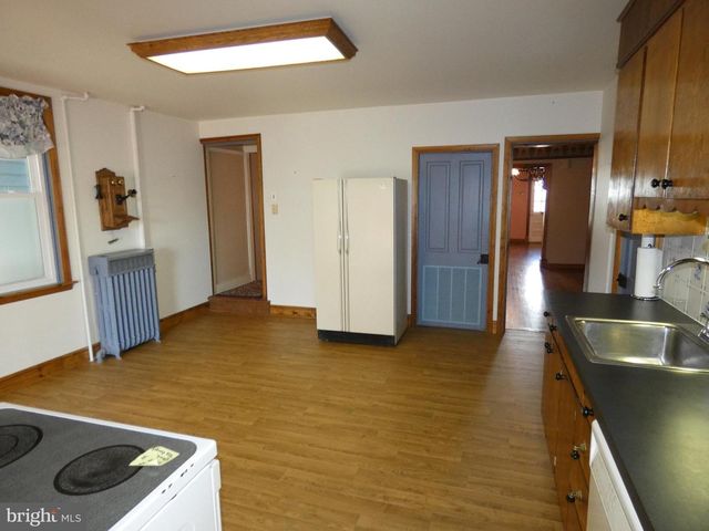 208 E HIGH ST, Elizabethtown, PA 17022