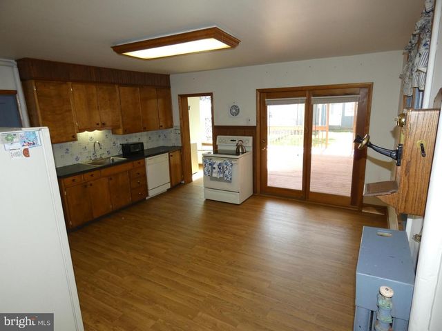 208 E HIGH ST, Elizabethtown, PA 17022