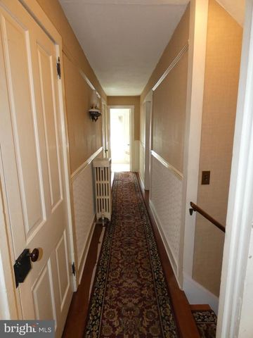 208 E HIGH ST, Elizabethtown, PA 17022