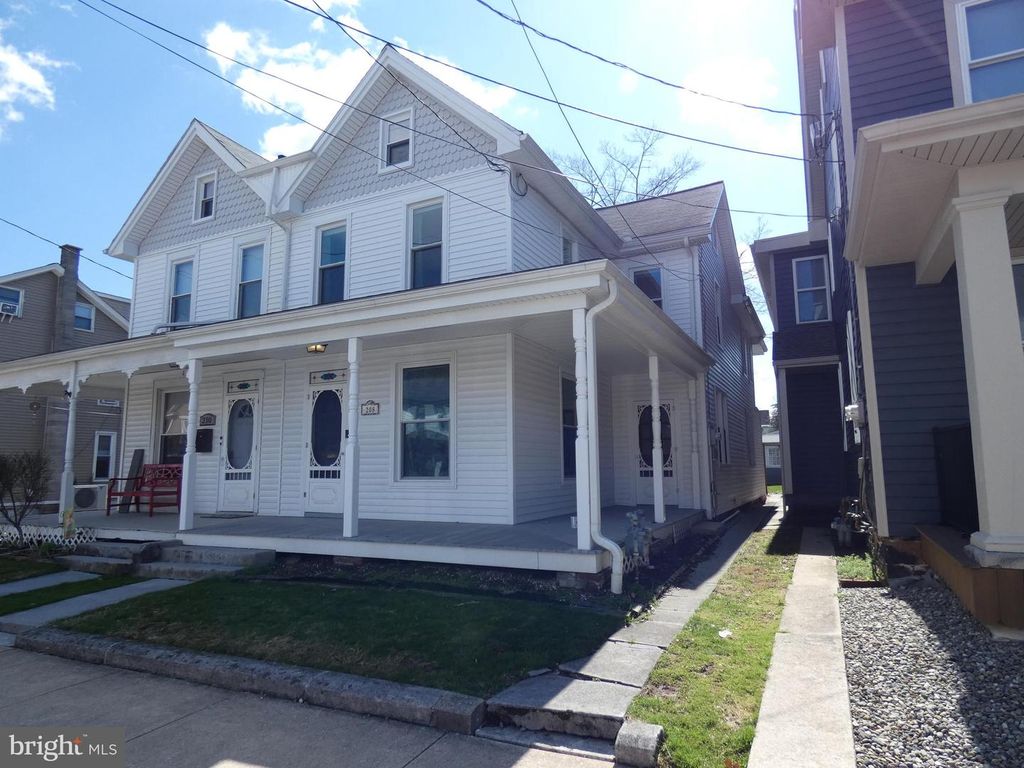 208 E HIGH ST, Elizabethtown, PA 17022