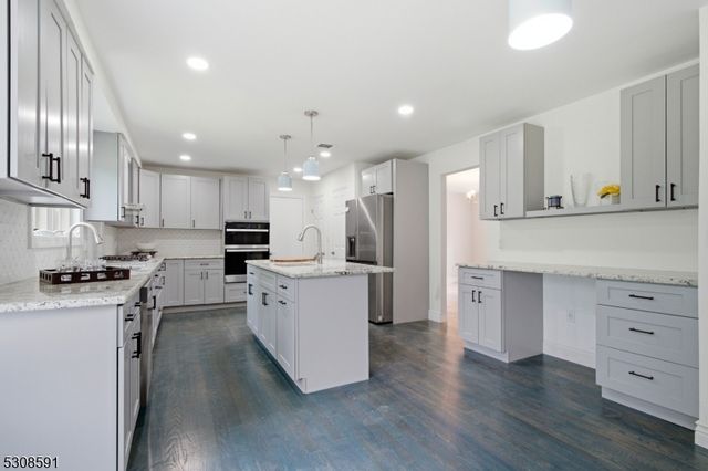 20 Cleacene Ave, Mount Olive Twp., NJ 07828
