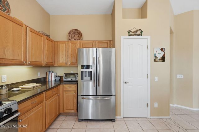 302 W Continental Vista Place, Green Valley, AZ 85614