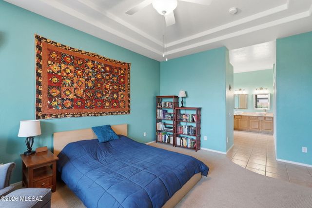 302 W Continental Vista Place, Green Valley, AZ 85614