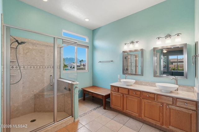 302 W Continental Vista Place, Green Valley, AZ 85614