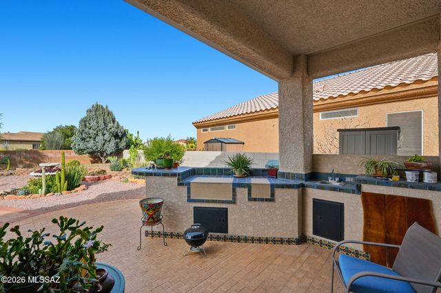 302 W Continental Vista Place, Green Valley, AZ 85614