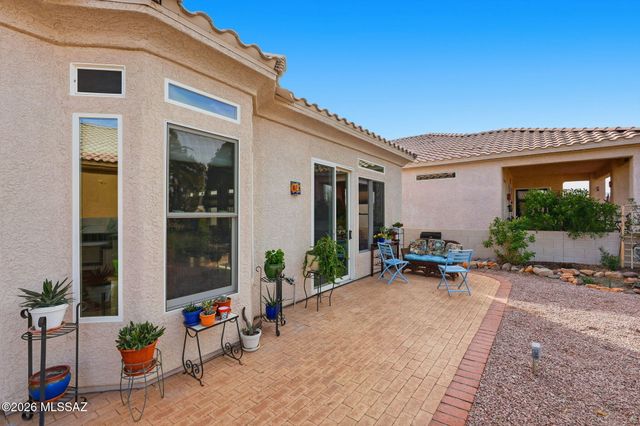 302 W Continental Vista Place, Green Valley, AZ 85614