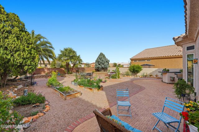 302 W Continental Vista Place, Green Valley, AZ 85614