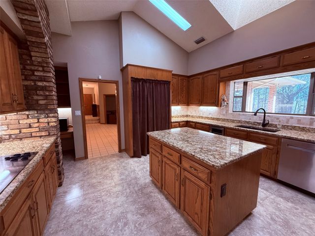 12098 Squirrel Road, Pittsburg, TX 75686