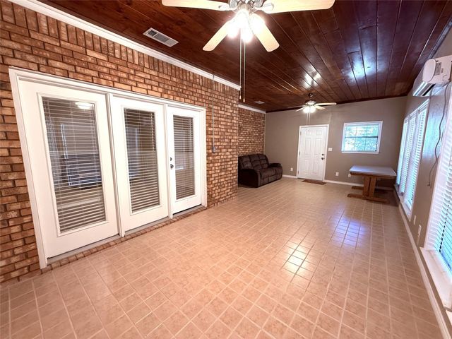 12098 Squirrel Road, Pittsburg, TX 75686