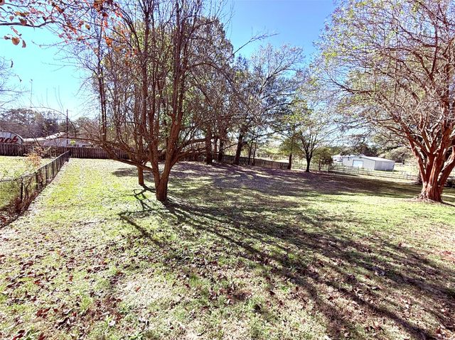 12098 Squirrel Road, Pittsburg, TX 75686