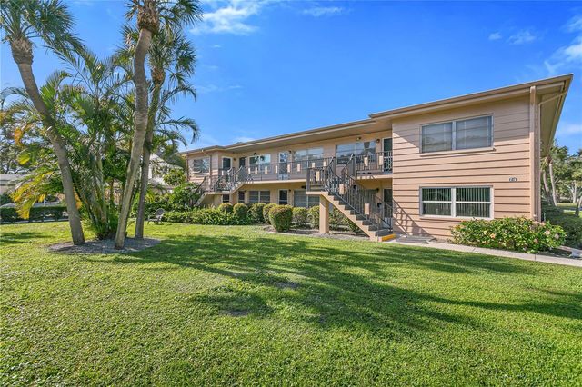 216 36TH AVENUE N 202B, St Petersburg, FL 33704