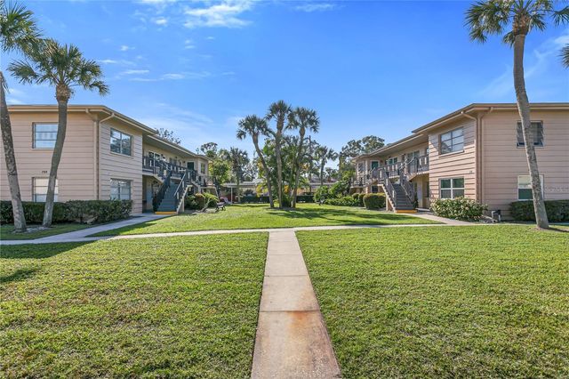 216 36TH AVENUE N 202B, St Petersburg, FL 33704