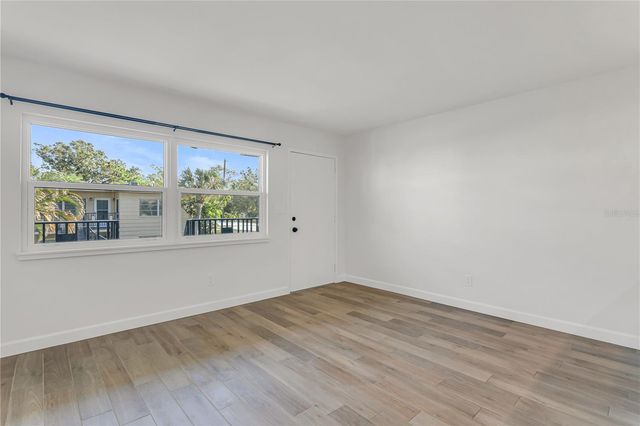 216 36TH AVENUE N 202B, St Petersburg, FL 33704