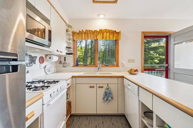 3 Brewster Road, Tuftonboro, NH 03816