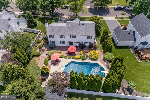 16 MARJORIE WAY, Hamilton, NJ 08690