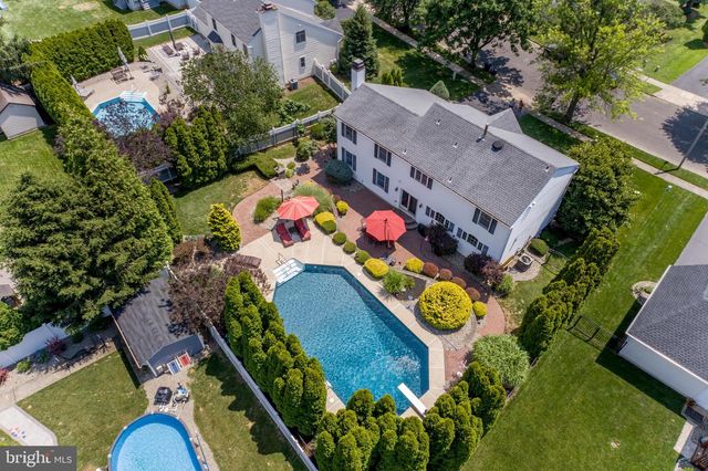 16 MARJORIE WAY, Hamilton, NJ 08690