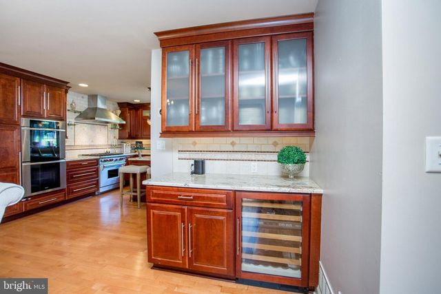 16 MARJORIE WAY, Hamilton, NJ 08690