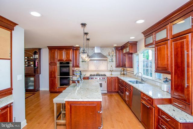 16 MARJORIE WAY, Hamilton, NJ 08690