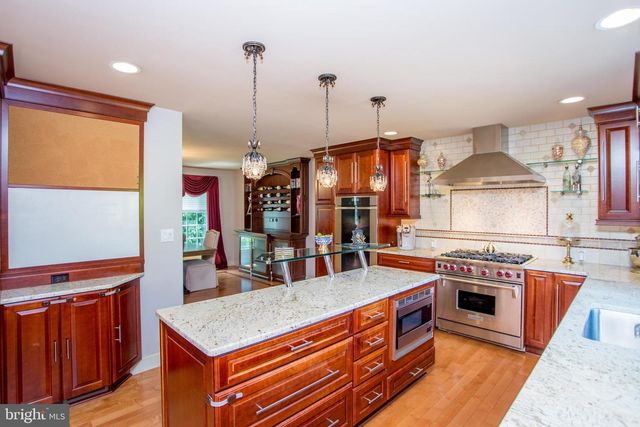 16 MARJORIE WAY, Hamilton, NJ 08690