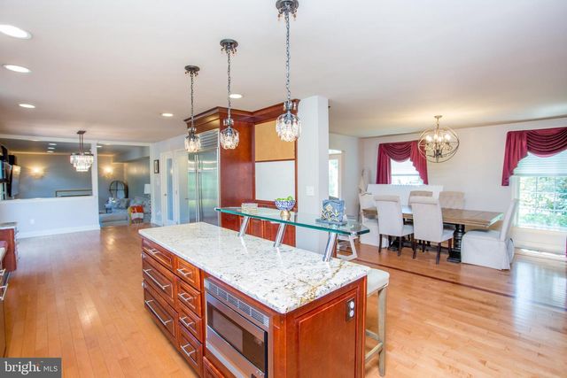 16 MARJORIE WAY, Hamilton, NJ 08690